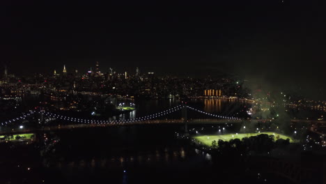 Imágenes-Aéreas-Del-Parque-Astoria-En-Queens,-Ny-Para-El-Espectáculo-De-Fuegos-Artificiales-2018