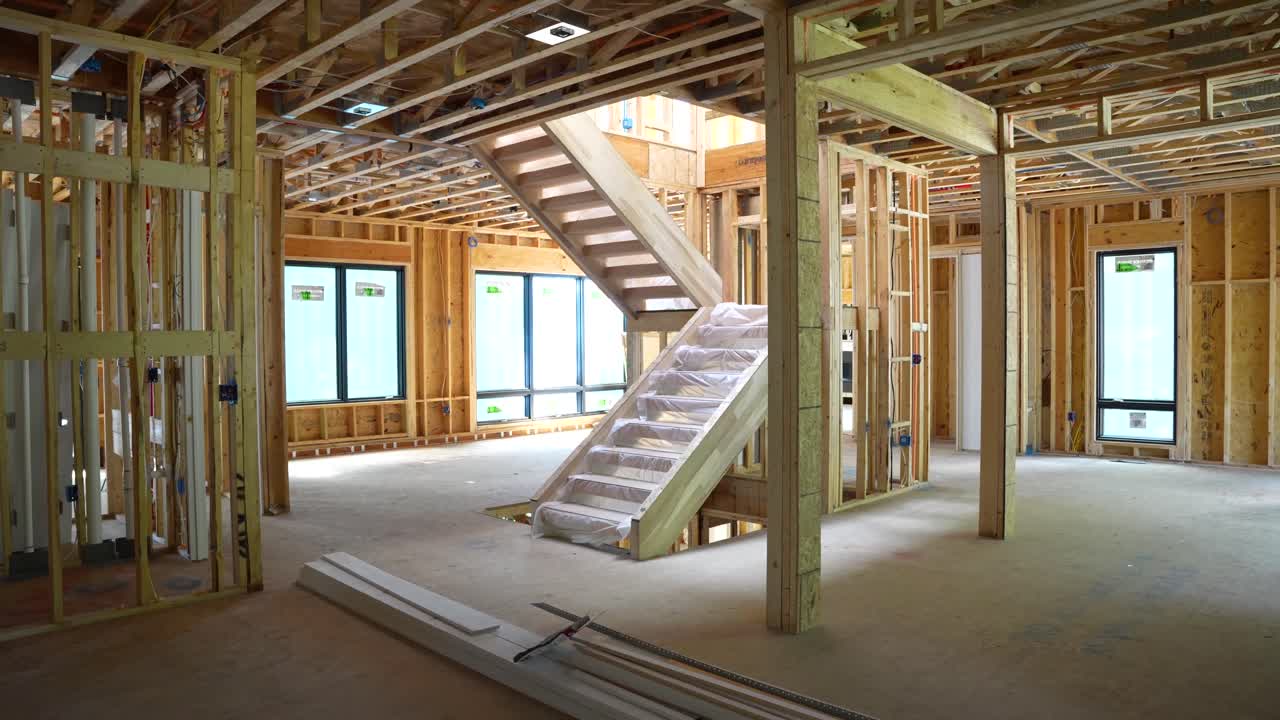 建設中の家のグライドショット