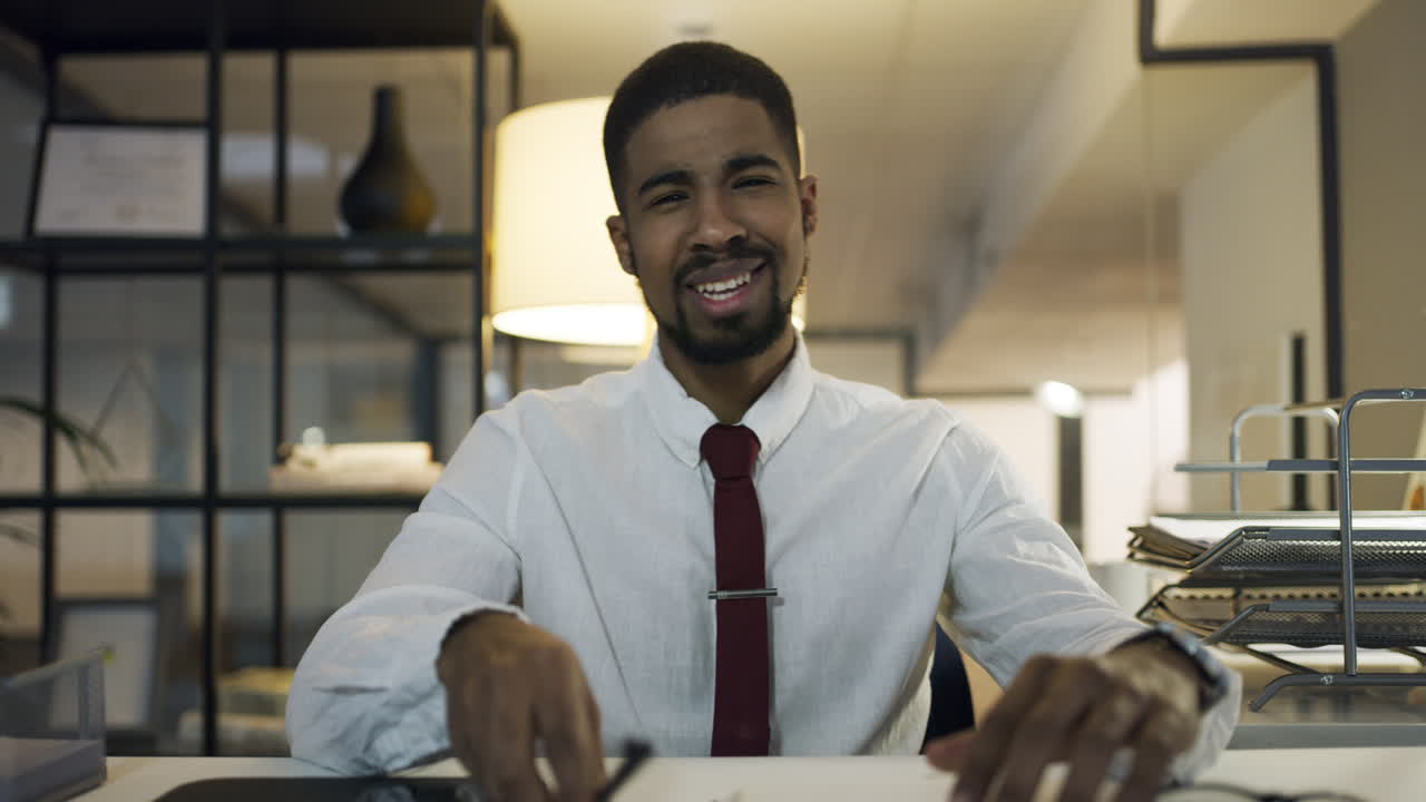 cerrar acuerdos a pesar del tiempo o la distancia