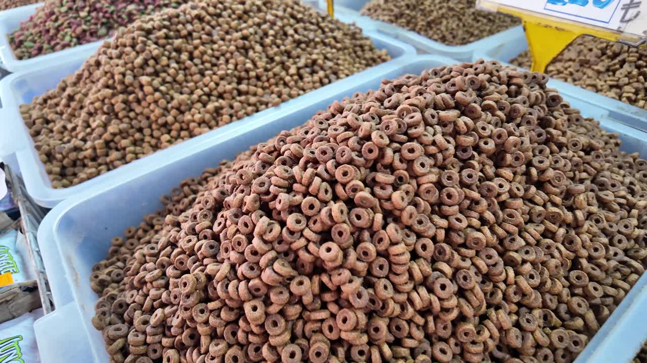 Various Types of Pet Food