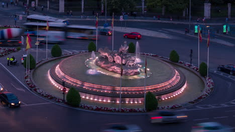 Timelapse-Durante-La-Puesta-De-Sol-Desde-El-Ayuntamiento-De-Madrid,-La-Plaza-De-Cibeles-Como-Primer-Plano