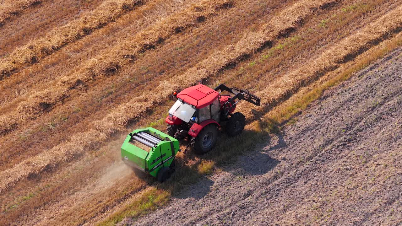Rural Lifestyles, Farming Baler Equipment, Straw Meadow, Summer Planting