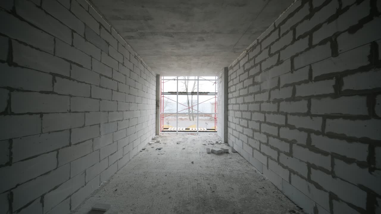 상업 사무실의 큰 건설 현장 장면