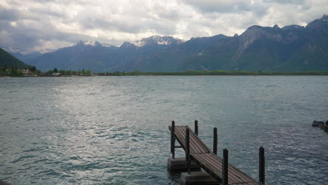 Wooden-platform-at-Geneva-lake,-Switzerland