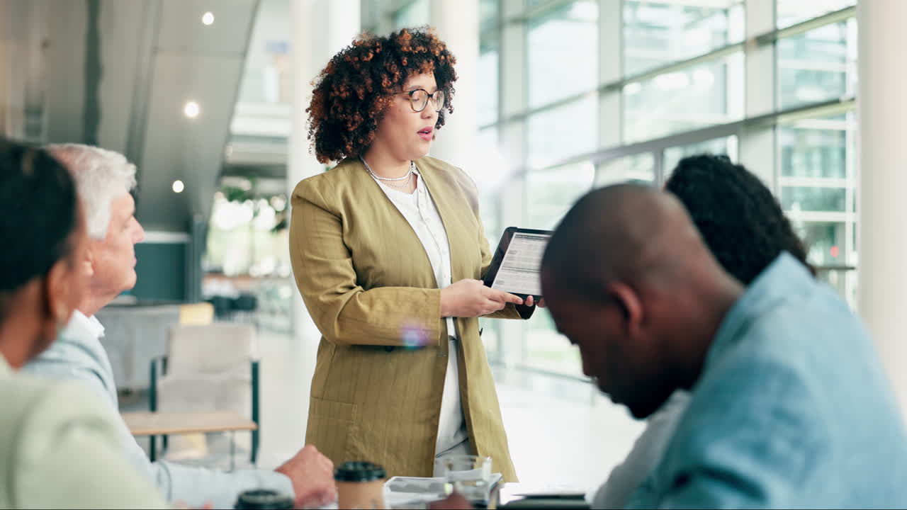 Business people, meeting presentation
