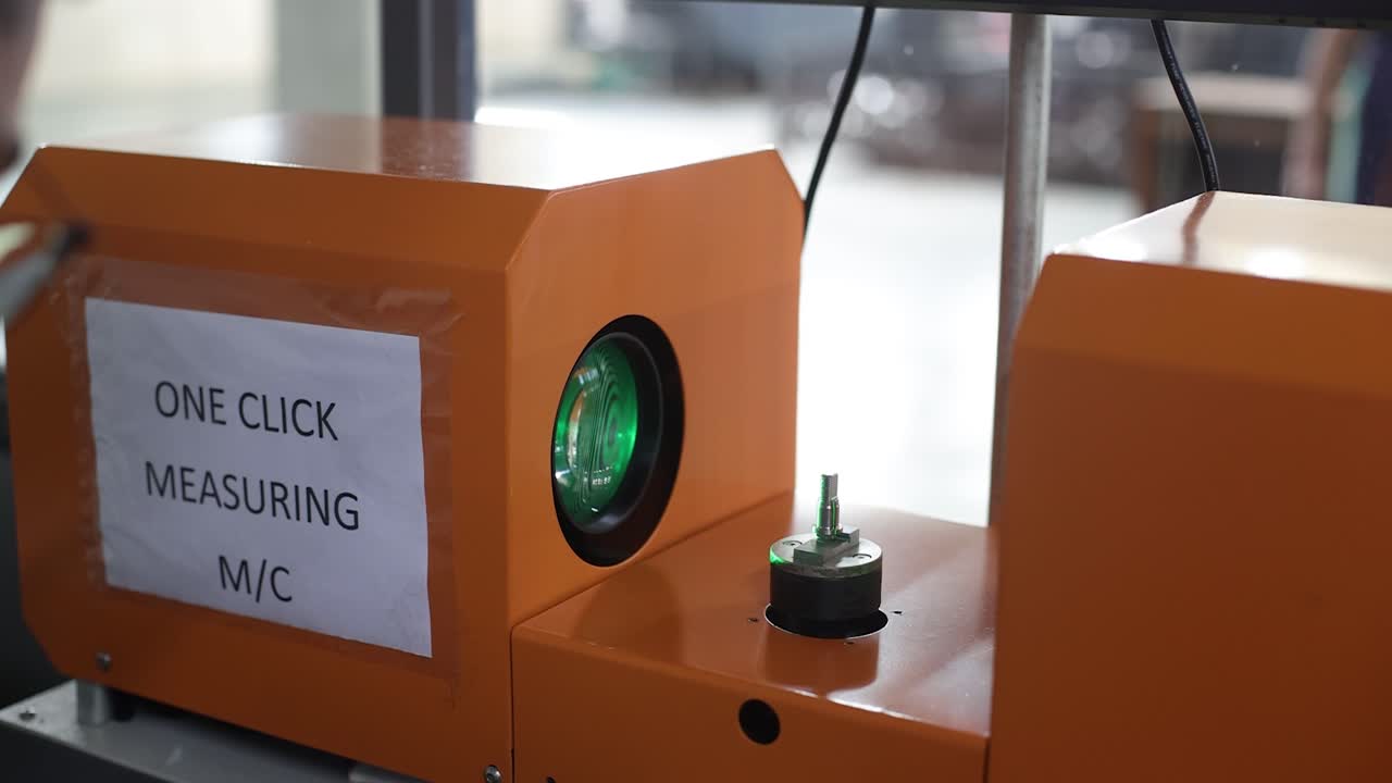 A One Click Measuring Machine in operation