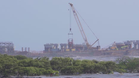 construction-in-middle-of-the-sea_carter-Road-Bandra