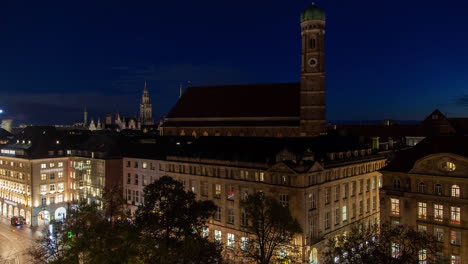 el lapso de tiempo nocturno aéreo de munich marienplatz