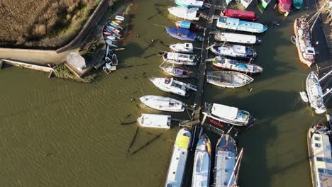 Woodbridge-Puerto-De-Suffolk-Barcos-Drone-De-Arriba