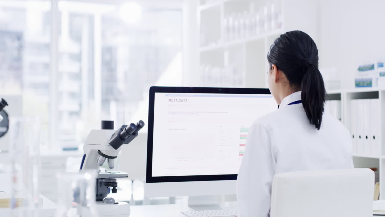 mi laboratorio funciona con lógica y mucha curiosidad.