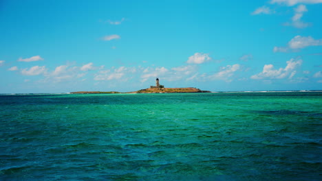 Approaching-Ile-aux-Fouquets-island-at-the-Mauritius,-Indian-Ocean