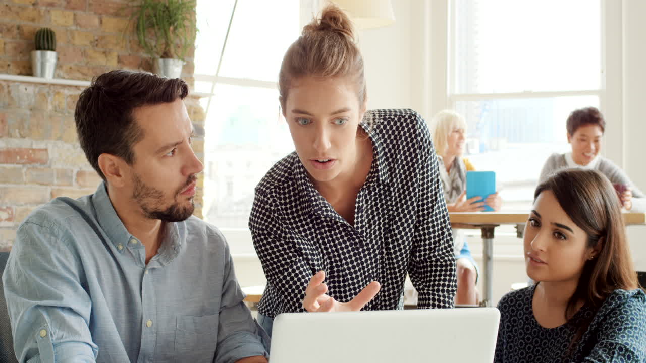 ella siempre trae algo increíble a la mesa.