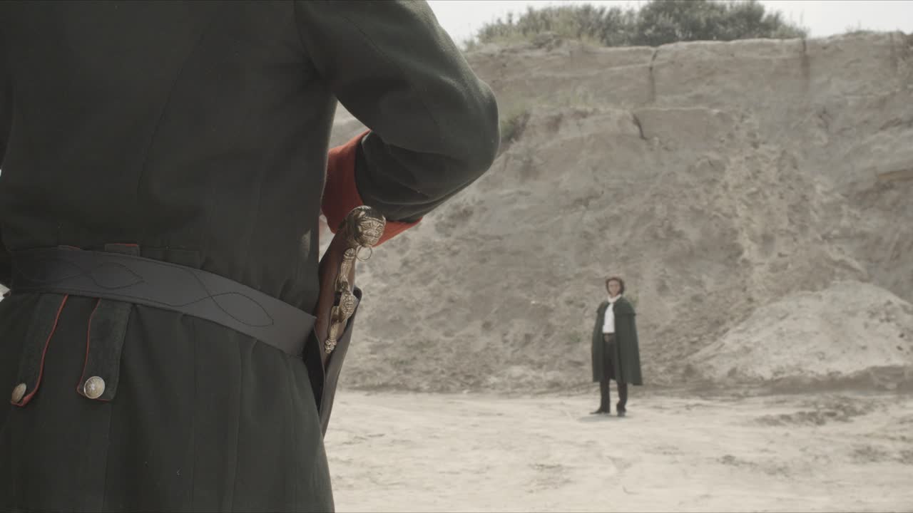 사막에서의 역사적인 듀얼 장면