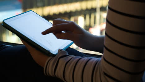 Using-touchpad-by-the-window-on-high-floor