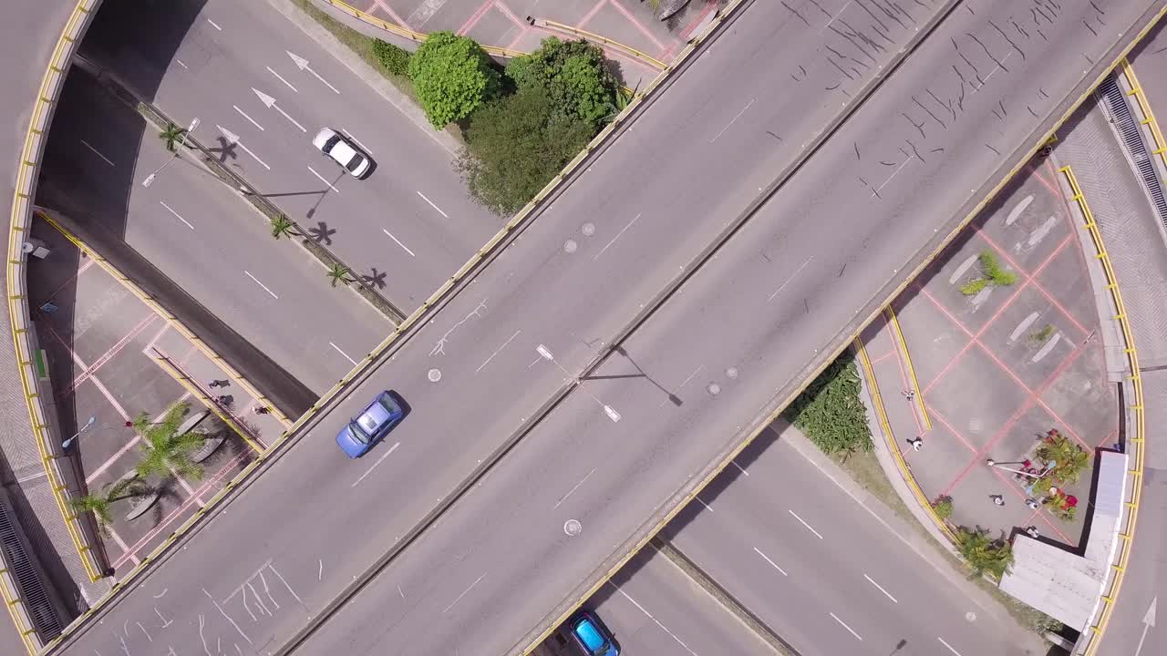 메델린 의 도로 와 도로 의 아름다운 상승 공중 촬영