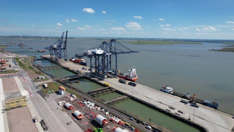 London-Thamesport,-Containerhafen-Fluss-Medway-Kent-Uk-Drohne-Luftaufnahme