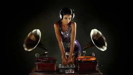 Woman-Dance-DJ-18