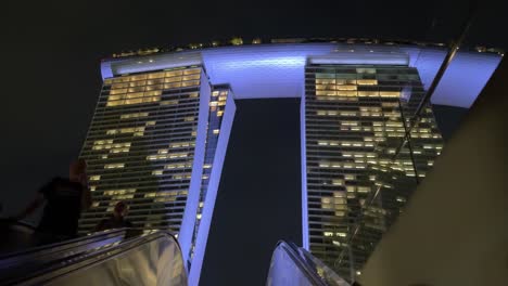 marina bay sands singapore luxury hotel at night 5 stars accommodation asia