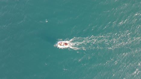 velocidad del barco en el mar