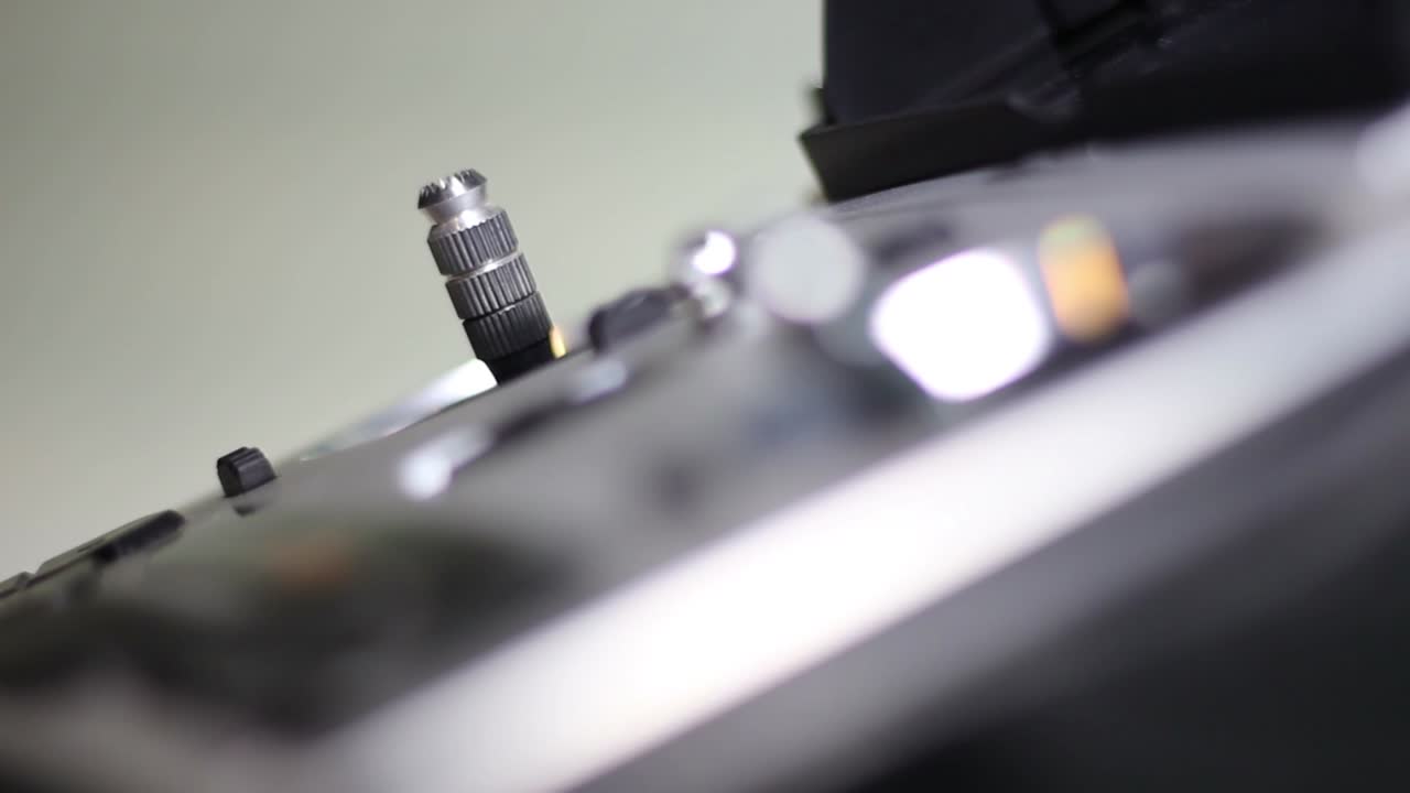 드론 쿼드콥터 조종기 클로즈업