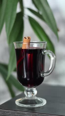 warm mulled wine with cinnamon