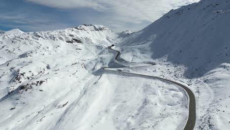 Großglockner-Hochalpenstraße-Und-Gebirgspass-In-Den-Schneebedeckten-Alpen-In-Österreich---Luftaufnahme-4k