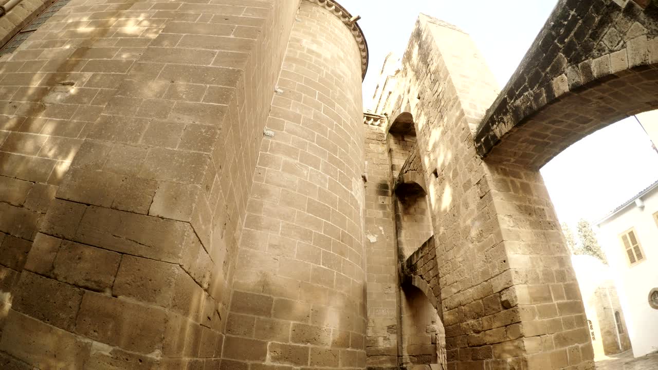 panorama de izquierda a derecha en las paredes interiores de la mezquita de selimiye