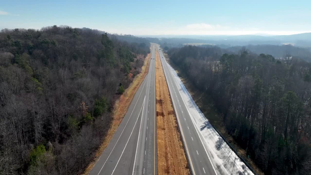 autopista 421 en el condado de wilkes nc, carolina del norte