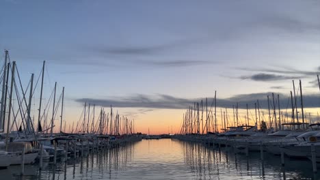 Puerto-Con-Mucho-Barco-En-Grand-Motte,-Montpellier---Francia