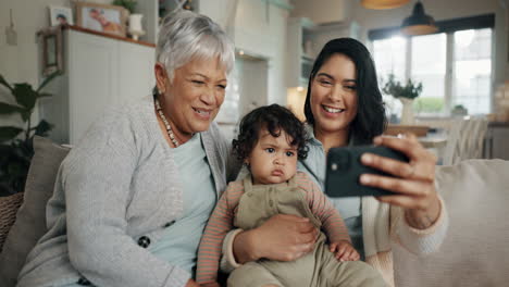 Selfie,-Frau-Und-ältere-Großmutter-Mit-Kind