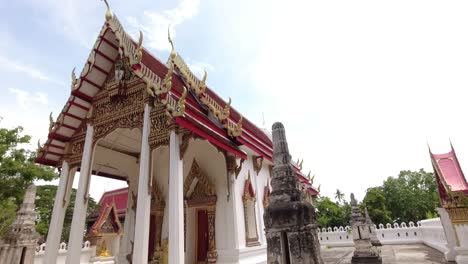 templo moderno en el templo wat bang kung en tailandia