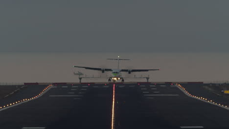 el avión está aterrizando.