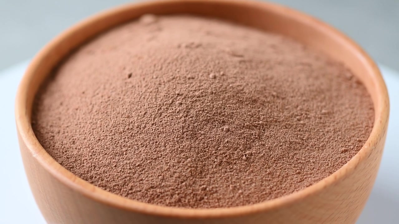 Ciotola rotante di cacao in polvere