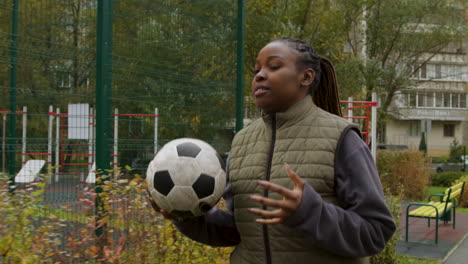 Woman-going-to-play-soccer