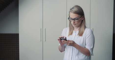 Woman-Working-In-Office-At-Home-6