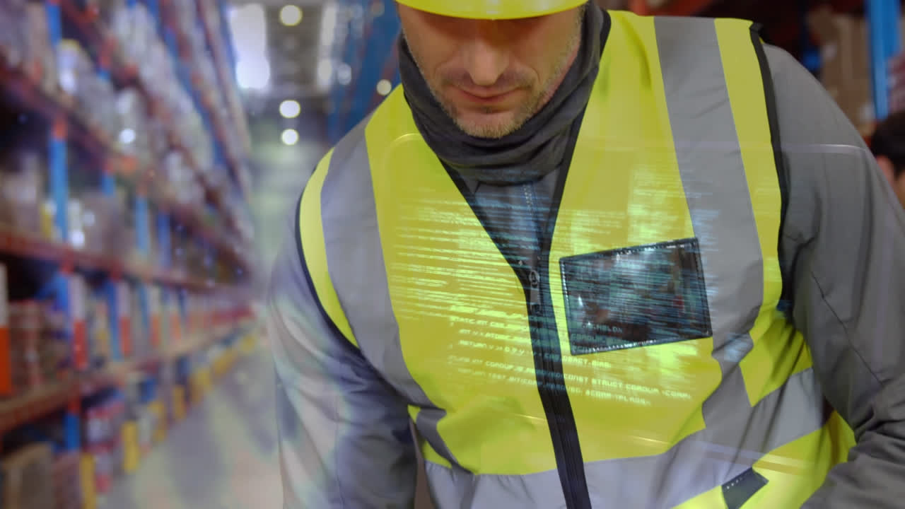 animación del procesamiento de datos sobre el hombre que trabaja en el almacén