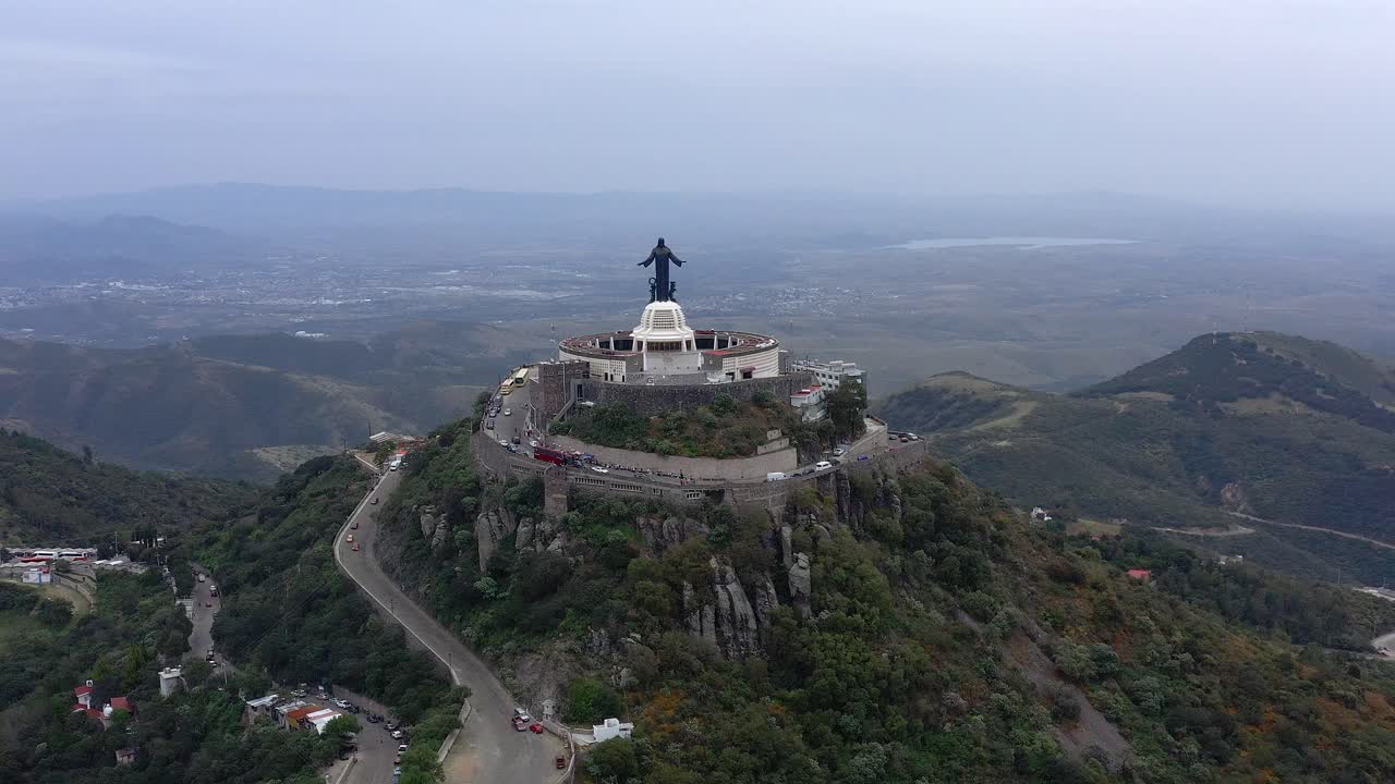 с воздуха: cristo rey, chichimequillas, guanajuato, méxico, вид с беспилотника