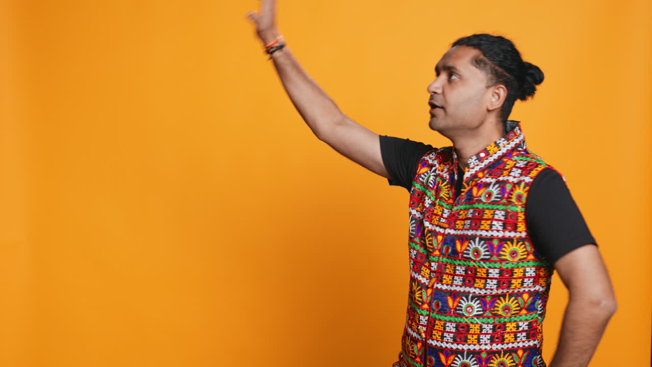 행복한 사람, 재미있는 사람, 리에 따라 춤추는 사람, 스튜디오 배경