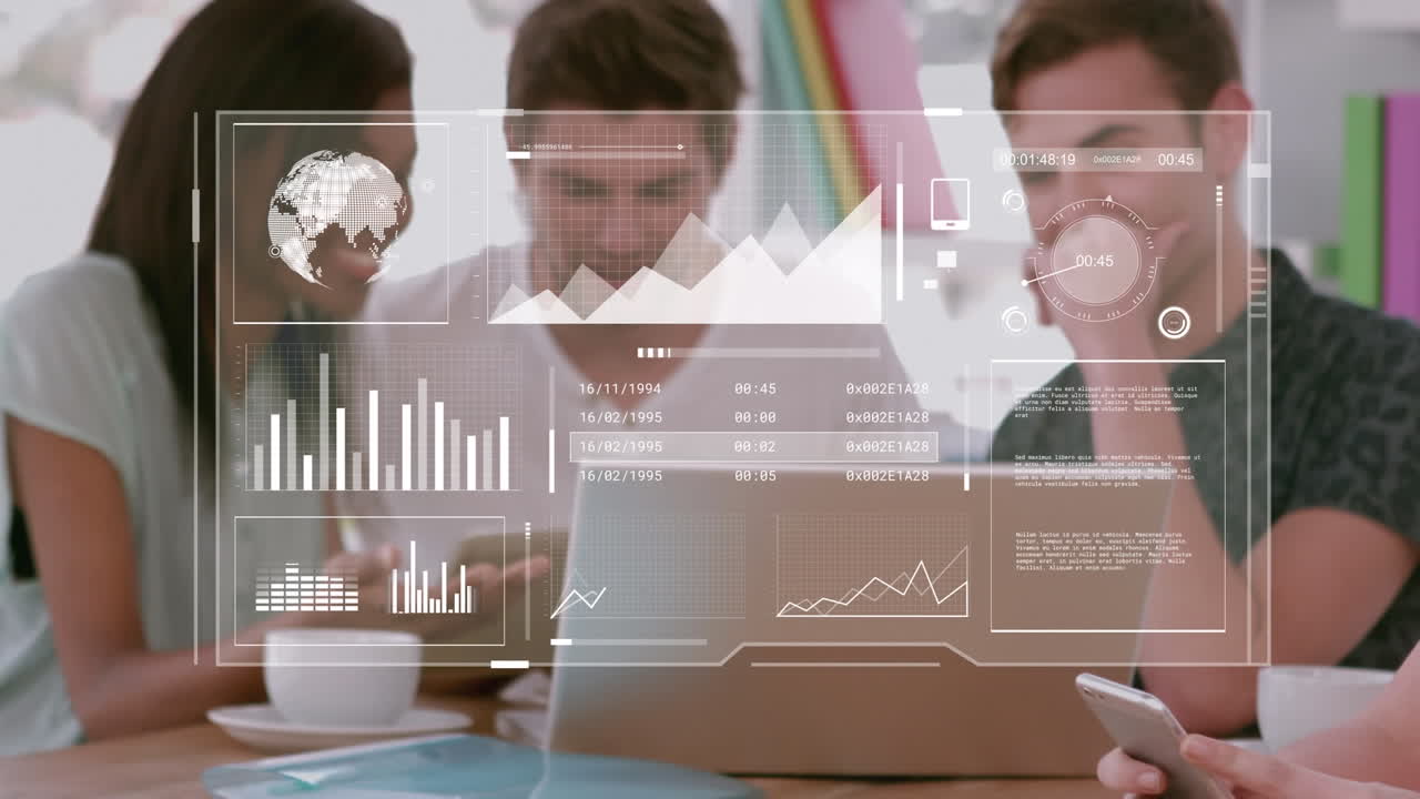 animación del procesamiento de datos sobre diversas personas que usan portátiles.