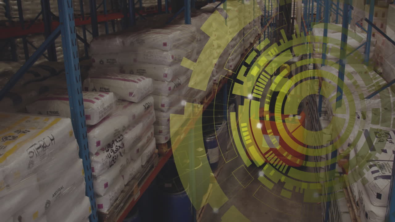 animación de escaneo de alcance sobre el trabajador utilizando el camión elevador en el almacén