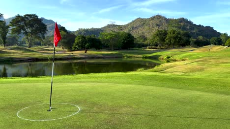 vista panorámica del campo de golf y el paisaje