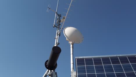 Wetterstation-Apparate-Betriebstechnik,-Rockies,-Kananaskis,-Alberta,-Kanada