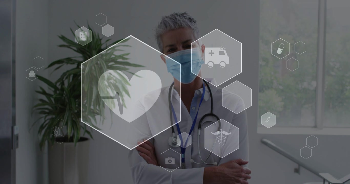 Au démarrage, un médecin senior debout, les bras croisés, avec des incrustations hexagonales et un cœur pulsant mettant en évidence les signes vitaux.