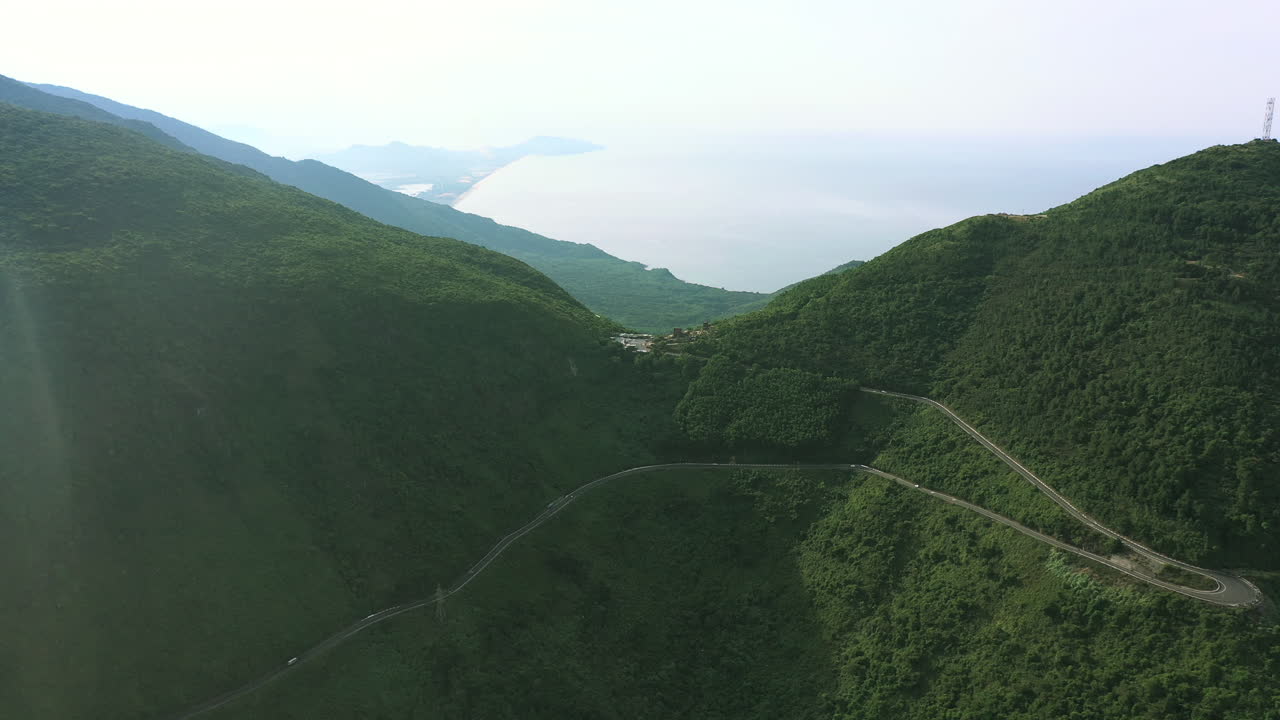 돈이 돌아오기 때문에 시간은 여행하지 않습니다.