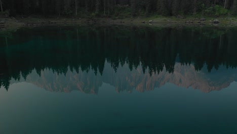 lago carezza during early morning