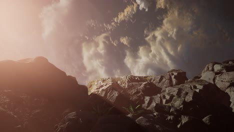 Hermosa vista sobre cloudscape y montañas
