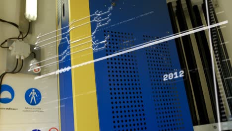 animación de la interfaz con el procesamiento de datos frente a la estación de carga