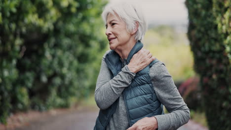 Old-woman,-shoulder-pain-and-fitness-injury