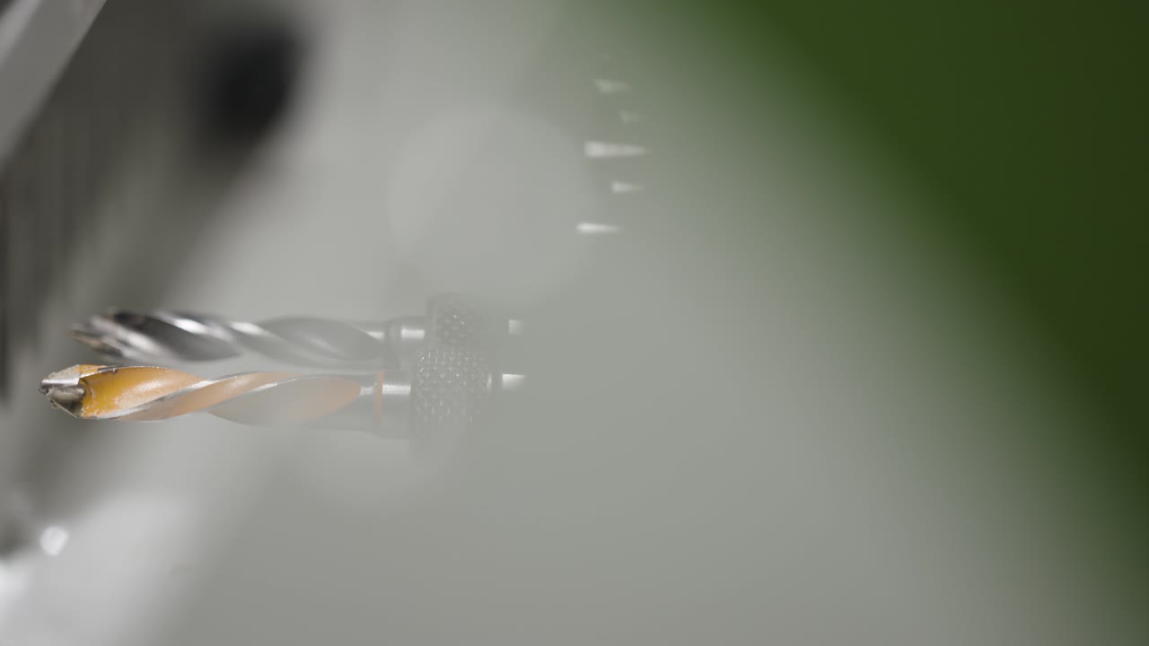 primer plano de una máquina de perforación industrial