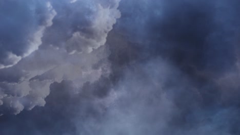 4k nubes oscuras y tormentas eléctricas alejándose